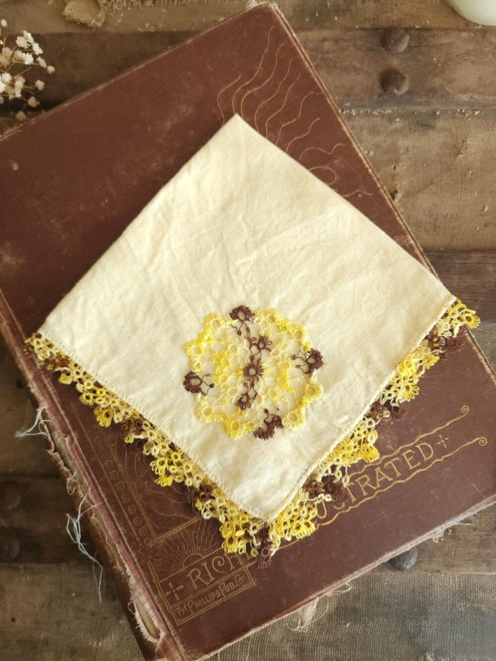 Vintage 1960s Handkerchief, Hand Tatted Lace on Pale Yellow Linen Hankie Or Pock